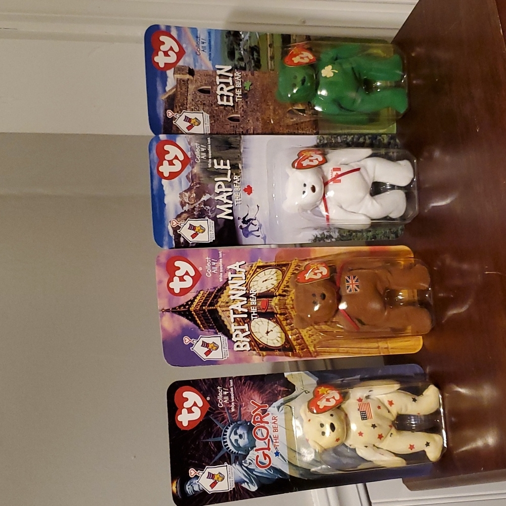 McDonald’s Teenie Beanie Babies International Bears Set of 4 NEW Sealed